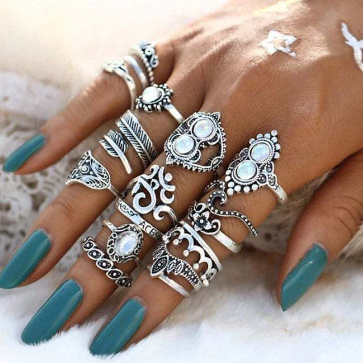 Stylish 16-piece Ring Set